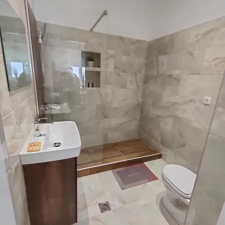 Harbour 네아 미카니오나