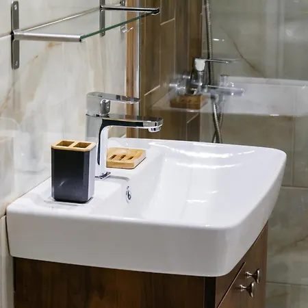 Harbour 네아 미카니오나