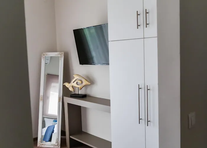 Harbour Aparthotel 4*