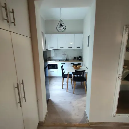 Harbour شقة فندقية نيا ميشانيونا